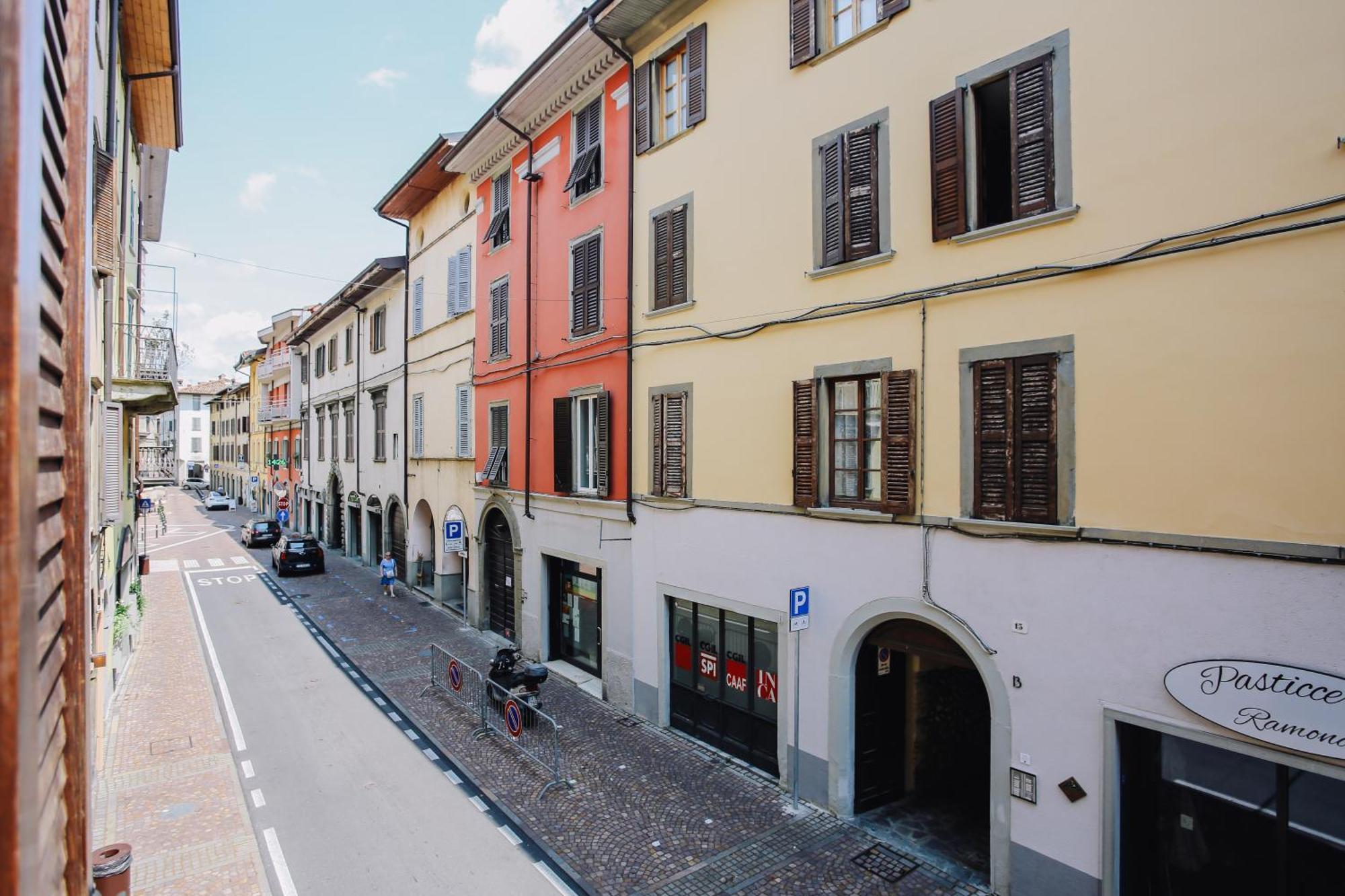 Flat Mazzini 6 Appartement Alzano Lombardo Buitenkant foto