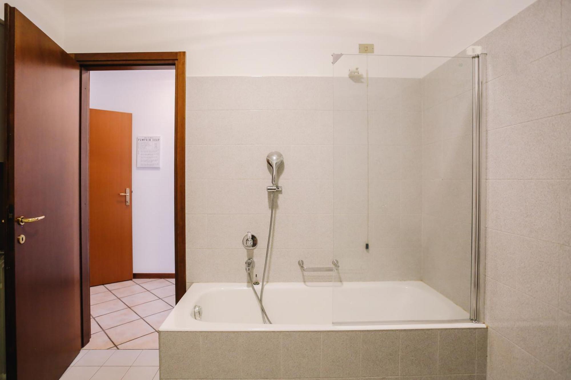 Flat Mazzini 6 Appartement Alzano Lombardo Buitenkant foto